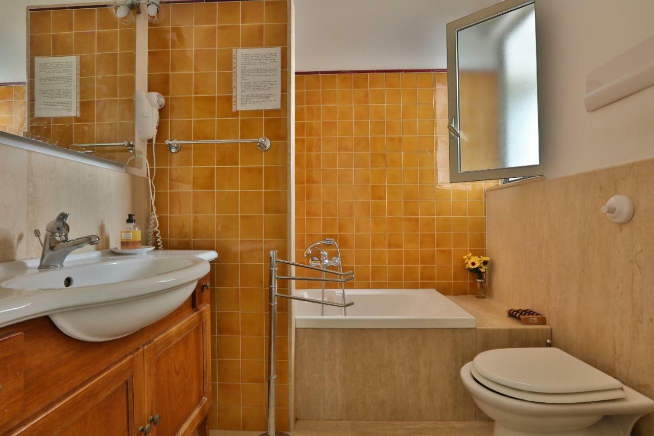Camera Tripla Basic con Bagno in Comune